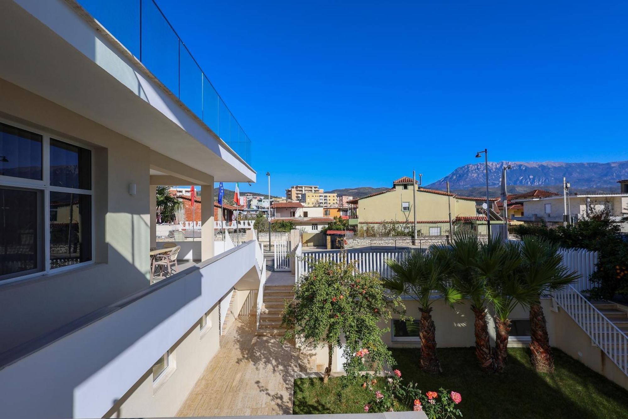 Apartaments Mimani 2 بيرات المظهر الخارجي الصورة
